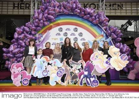 Jennifer Wess, Tanja Schmitz, Beatrice Egli, Gil Ofarim, Anna Wünsche, Julia Stoepel und Lydia Morgenstern bei der Premiere des Kinofilms My Little Pony im Zoo-Palast. Berlin, 03.10.2017