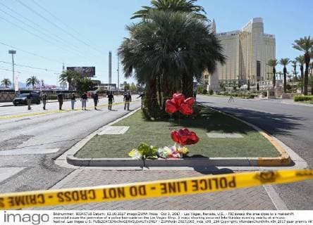Oct 3, 2017 - Las Vegas, Nevada, U.S. - FBI sweep the area close to a makeshift memorial inside the perimeter of a police barricade on the Las Vegas Strip. A mass shooting occurred late Sunday evening nearby at a music festival. Las Vegas U.S.  - ZUMAotin 20171003_mda_c98_134 Copyright: xRondaxChurchillx