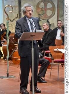US physicist Nathaniel David Mermin received The Vision 97 Award in Prague, Czech Republic, on October 5, 2017. (CTKxPhoto VitxSimanek) CTKPhotoP201710050707001  VIS 005 K