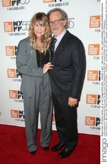October 5, 2017 - New York, N.Y, USA - KATE CAPSHAW, STEVEN SPIELBERG attend the world premiere of Spielberg at 55th Annual The New York Film Festival.Alice Tully Hall, Lincoln Center, NYC.October 5, 2017.Photos by , Globe Photos Inc. New York USA - ZUMAms4_ 20171005_zaa_ms4_008 Copyright: xSoniaxMoskowitzx