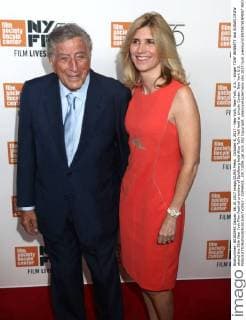 October 6, 2017 - New York, New York, U.S. - Singer TONY BENNETT and SUSAN CROW attend the 55th New York Film Festival premiere of Spielberg held Alice Tully Hall held at Lincoln Center. New York U.S. - ZUMAk03_ 20171006_zaf_k03_052 Copyright: xNancyxKaszermanx