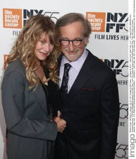 October 6, 2017 - New York, New York, U.S. - Actress KATE CAPSHAW and husband director STEVEN SPIELBERG attend the 55th New York Film Festival premiere of Spielberg held Alice Tully Hall held at Lincoln Center. New York U.S. - ZUMAk03_ 20171006_zaf_k03_035 Copyright: xNancyxKaszermanx