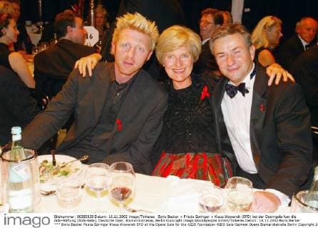 Boris Becker + Friede Springer + Klaus Wowereit (SPD) bei der Operngala fuer die Aids-Stiftung (Aids-Gala), Deutsche Oper, Bismarckstrasse, Berlin Copyright imago stock&people GmbH Tinkeres Datum: 16.11.2002 Boris Becker *** Boris Becker Peace Springer Klaus Wowereit SPD at the Opera Gala for the AIDS Foundation AIDS Gala German Opera Bismarckstraße Berlin Copyright Imago Stick Celebrities GmbH Date 16 11 2002 Boris Becker