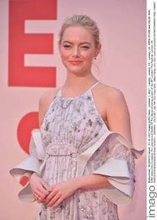October 7, 2017 - London, London, UK - London, UK. EMMA STONE and BILLIE JEAN KING attend the European film premiere of Battle Of The Sexes showing as part of the BFI London Film Festival. London UK  - ZUMAl94_ 20171007_zaf_l94_010 Copyright: xRayxTangx