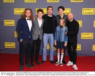 Martin Augustin Schneider, NN, Felix Randau, Sabin Tambrea, NN und Jürgen Vogel. Der Mann aus dem Eis beim Filmfest Hamburg 2017 im Cinemaxx Kino am Dammtor in Hamburg. Hamburg, 07.10.2017 Bitte Bildunterschrift : Imago Michael Wigglesworth
