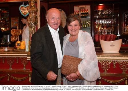 Hans Stadlbauer mit Ehefrau Marianne Rappenglück Gala-Premiere Circus Roncalli 40 Jahre Reise zum Regenborgen München 07. Oktober 2017