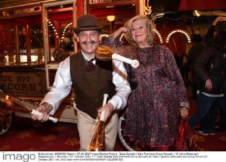 Jutta Speidel Gala-Premiere Circus Roncalli 40 Jahre Reise zum Regenborgen München 07. Oktober 2017