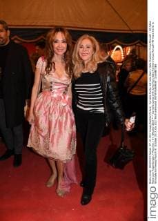 Cornelia Corba mit Julia Kent Gala-Premiere Circus Roncalli 40 Jahre Reise zum Regenborgen München 07. Oktober 2017