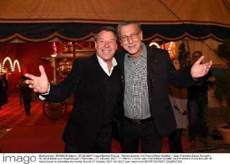 Patrick Lindner mit Freund Peter Schäfer Gala-Premiere Circus Roncalli 40 Jahre Reise zum Regenborgen München 07. Oktober 2017