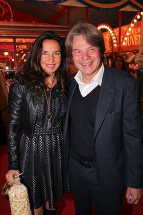 Michael Kaefer mit Ehefrau Clarissa, 40 Jahre Circus Roncalli Jubilaeumstournee Reise zum Regenbogen in Muenchen am 07.10.2017