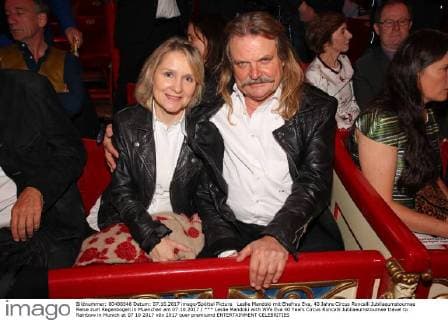 Leslie Mandoki mit Ehefrau Eva, 40 Jahre Circus Roncalli Jubilaeumstournee Reise zum Regenbogen in Muenchen am 07.10.2017