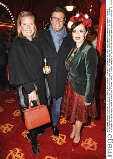 Christian K. Schaeffer mit Gattin Sandra Brunn-Schaeffer und Angelika Zwerenz bei der Premiere des Jubiläumprogramms vom Circus Roncalli 40 Jahre Reise zum Regenbogen am Leonrodplatz. München, 07.10.2017