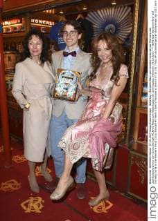 Bella Bayr, Benjamin Bayr und Cornelia Corba bei der Premiere des Jubiläumprogramms vom Circus Roncalli 40 Jahre Reise zum Regenbogen am Leonrodplatz. München, 07.10.2017