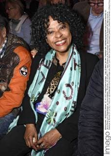 Joan Orleans bei der Premiere des Jubiläumprogramms vom Circus Roncalli 40 Jahre Reise zum Regenbogen am Leonrodplatz. München, 07.10.2017