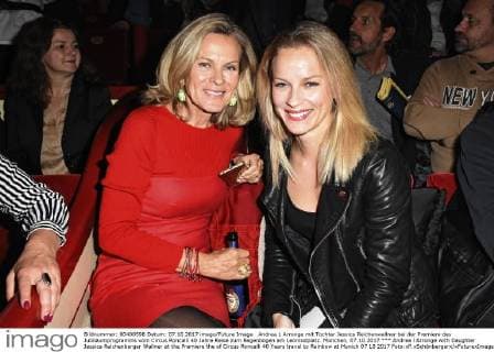 Andrea L Arronge mit Tochter Jessica Reichenwallner bei der Premiere des Jubiläumprogramms vom Circus Roncalli 40 Jahre Reise zum Regenbogen am Leonrodplatz. München, 07.10.2017