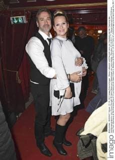 Manou Lubowski und Freundin Lara von Stumberg bei der Premiere des Jubiläumprogramms vom Circus Roncalli 40 Jahre Reise zum Regenbogen am Leonrodplatz. München, 07.10.2017