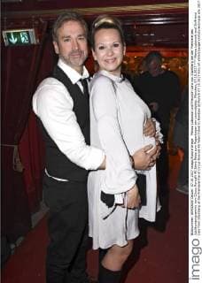 Manou Lubowski und Freundin Lara von Stumberg bei der Premiere des Jubiläumprogramms vom Circus Roncalli 40 Jahre Reise zum Regenbogen am Leonrodplatz. München, 07.10.2017