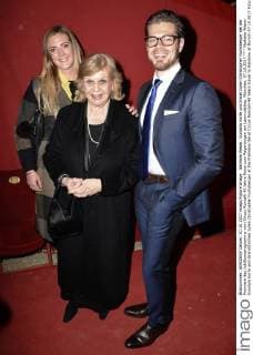 Nathalie Weber, Gundula Korte und Enkel Julien Christopher Fuchsberger bei der Premiere des Jubiläumprogramms vom Circus Roncalli 40 Jahre Reise zum Regenbogen am Leonrodplatz. München, 07.10.2017