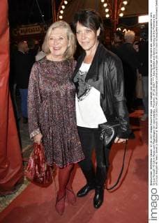 Jutta Speidel und Janina Hartwig bei der Premiere des Jubiläumprogramms vom Circus Roncalli 40 Jahre Reise zum Regenbogen am Leonrodplatz. München, 07.10.2017