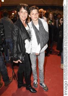 Janina Hartwig mit Sohn David Hell bei der Premiere des Jubiläumprogramms vom Circus Roncalli 40 Jahre Reise zum Regenbogen am Leonrodplatz. München, 07.10.2017