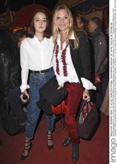 Nicole Belstler-Boettcher mit Tochter Thalia bei der Premiere des Jubiläumprogramms vom Circus Roncalli 40 Jahre Reise zum Regenbogen am Leonrodplatz. München, 07.10.2017