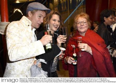 Christoph von Friedl, Eva-Maria Greinl von Friedl und Loni von Friedl bei der Premiere des Jubiläumprogramms vom Circus Roncalli 40 Jahre Reise zum Regenbogen am Leonrodplatz. München, 07.10.2017
