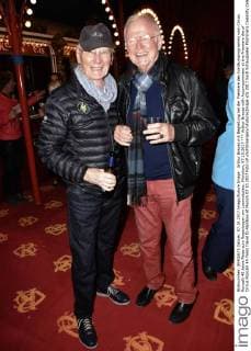 Arthur Brauss mit Begleitung bei der Premiere des Jubiläumprogramms vom Circus Roncalli 40 Jahre Reise zum Regenbogen am Leonrodplatz. München, 07.10.2017
