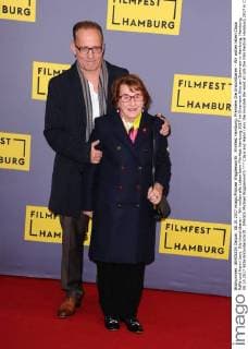 Filmfest Hamburg: Premiere Die Unsichtbaren - Wir wollen leben Claus Räfle und Hanni Levy. Die Unsichtbaren - Wir wollen alle Leben beim Filmfest Hamburg 2017 im Cinemaxx Kino am Dammtor in Hamburg. Hamburg, 08.10.2017 Bitte Bildunterschrift : IMAGO Michael Wigglesworth