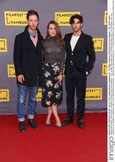 Filmfest Hamburg: Premiere Die Unsichtbaren - Wir wollen leben Maximilian Mauff, Alice Dwyer und Aaron Altaras. Die Unsichtbaren - Wir wollen alle Leben beim Filmfest Hamburg 2017 im Cinemaxx Kino am Dammtor in Hamburg. Hamburg, 08.10.2017 Bitte Bildunterschrift : IMAGO Michael Wigglesworth