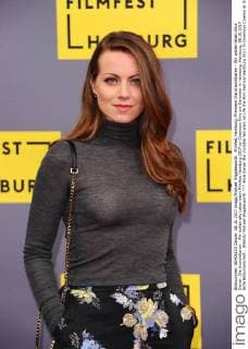 Filmfest Hamburg: Premiere Die Unsichtbaren - Wir wollen leben Alice Dwyer. Die Unsichtbaren - Wir wollen alle Leben beim Filmfest Hamburg 2017 im Cinemaxx Kino am Dammtor in Hamburg. Hamburg, 08.10.2017 Bitte Bildunterschrift : IMAGO Michael Wigglesworth