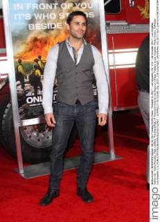 October 8, 2017 - Los Angeles, CA, U.S. - 08 October 2017 - Los Angeles, California - Carlo Mendez. Ã¢â‚¬oeOnly The BraveÃ¢â‚¬Â Premiere held at the Regency Village Theatre in Los Angeles. Photo Credit: AdMedia Los Angeles U.S. - ZUMAa123 20171008_zaa_a123_216 Copyright: xAdmediax