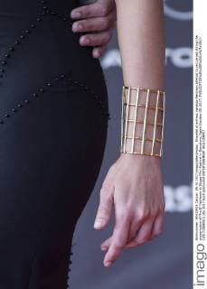 Bracelet of actress Vanessa Restrepo attends to red carpet during the presentation of film El Habitante at Sitges Film Festival in Barcelona, Spain October 09, 2017.  (20171009081)