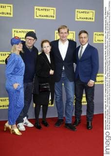 Marijtje Rutgers, Rainer Bock, Birgit Minichmayr, Lars Kraume und Tom Wlaschiha bei der Premiere Dengler - Die schützende Hand auf dem 25. Filmfest Hamburg 2017 im Cinemaxx Dammtor. Hamburg, 09.10.2017