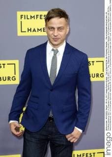 Tom Wlaschiha bei der Premiere Dengler - Die schützende Hand auf dem 25. Filmfest Hamburg 2017 im Cinemaxx Dammtor. Hamburg, 09.10.2017