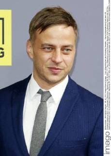 Tom Wlaschiha bei der Premiere Dengler - Die schützende Hand auf dem 25. Filmfest Hamburg 2017 im Cinemaxx Dammtor. Hamburg, 09.10.2017