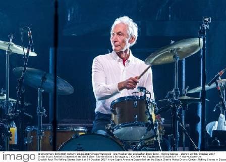 Die Musiker der englischen Rock Band - Rolling Stones - stehen am 09. Oktober 2017 in der Esprit Arena in Düsseldorf auf der Bühne. Charlie Watts ( Schlagzeug ) Konzert - Rolling Stones in Düsseldorf *** the Musician the English Rock Tie Rolling Stones Stand at 09 October 2017 in the Esprit Arena in Dusseldorf on the Stage Charlie Watts Drums Concert Rolling Stones in Dusseldorf