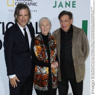 Premiere du film documentaire Jane realise par le National Geographic. 09 October 2017 - Hollywood, California - Brett Morgen, Dr. Jane Goodall, Phillip Glass. L.A. premiere of National Geographic Documentary Films Jane held at Hollywood Bowl in Hollywood. Photo Credit: Birdie Thompson AdMedia 221387 Birdie Thompson AdMedia Starface 2017-10-09 CA Hollywood Etats-Unis  Copyright: xBirdiexThompson AdMediax STAR_221387_014