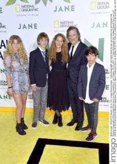 Debra Eisenstadt mit Gatte Brett Morgen und Kindern bei der Premiere des National Geographic Dokumentarfilms Jane im Hollywood Bowl. Los Angeles, 09.10.2017