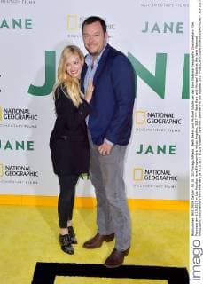 Beth Behrs und Michael Gladis bei der Jane National Geographic Documentary Film Premiere am 9.10.2017 in Los Angeles Jane Filmpremiere in Los Angeles, 2017