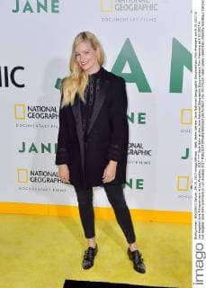 Beth Behrs bei der Jane National Geographic Documentary Film Premiere am 9.10.2017 in Los Angeles Jane Filmpremiere in Los Angeles, 2017