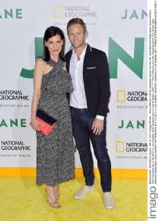 Perry Reeves und ihr Ehemann Aaron Fox bei der Jane National Geographic Documentary Film Premiere am 9.10.2017 in Los Angeles Jane Filmpremiere in Los Angeles, 2017