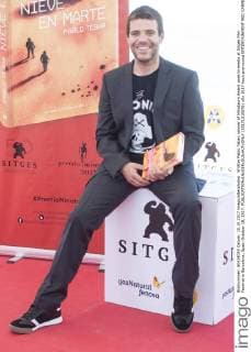 Writter Pablo Tebar, winner of Minotauro Award pose to media at Sitges Film Festival in Barcelona, Spain October 10, 2017.  (20171010076)