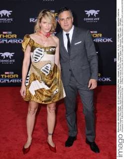 October 10, 2017 - Hollywood, CA, U.S. - 10 October 2017 - Hollywood, California - Sunrise Coigney, Mark Ruffalo. World Premiere of Thor: Ragnarok held at The El Capitan Theater in Hollywood. Photo Credit: AdMedia Hollywood U.S. - ZUMAa123 20171010_zaa_a123_070 Copyright: xBirdiexThompsonx