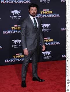 October 10, 2017 - Hollywood, CA, U.S. - 10 October 2017 - Hollywood, California - Karl Urban. World Premiere of Thor: Ragnarok held at The El Capitan Theater in Hollywood. Photo Credit: AdMedia Hollywood U.S. - ZUMAa123 20171010_zaa_a123_090 Copyright: xBirdiexThompsonx