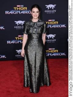 October 10, 2017 - Hollywood, CA, U.S. - 10 October 2017 - Hollywood, California - Elizabeth Henstridge. World Premiere of Thor: Ragnarok held at The El Capitan Theater in Hollywood. Photo Credit: AdMedia Hollywood U.S. - ZUMAa123 20171010_zaa_a123_140 Copyright: xBirdiexThompsonx