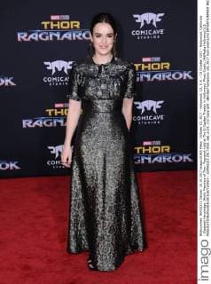 October 10, 2017 - Hollywood, CA, U.S. - 10 October 2017 - Hollywood, California - Elizabeth Henstridge. World Premiere of Thor: Ragnarok held at The El Capitan Theater in Hollywood. Photo Credit: AdMedia Hollywood U.S. - ZUMAa123 20171010_zaa_a123_132 Copyright: xBirdiexThompsonx
