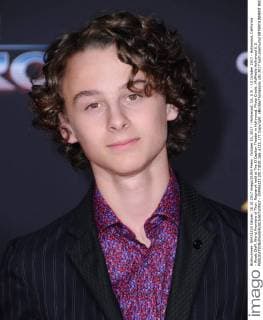 October 10, 2017 - Hollywood, CA, U.S. - 10 October 2017 - Hollywood, California - Wyatt Oleff. World Premiere of Thor: Ragnarok held at The El Capitan Theater in Hollywood. Photo Credit: AdMedia Hollywood U.S. - ZUMAa123 20171010_zaa_a123_171 Copyright: xBirdiexThompsonx