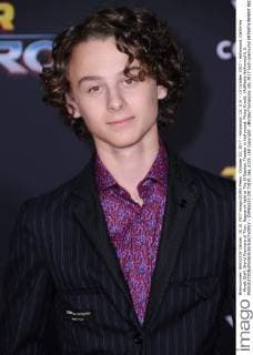 October 10, 2017 - Hollywood, CA, U.S. - 10 October 2017 - Hollywood, California - Wyatt Oleff. World Premiere of Thor: Ragnarok held at The El Capitan Theater in Hollywood. Photo Credit: AdMedia Hollywood U.S. - ZUMAa123 20171010_zaa_a123_168 Copyright: xBirdiexThompsonx