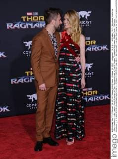 October 10, 2017 - Hollywood, CA, U.S. - 10 October 2017 - Hollywood, California - Chris Hardwick, Lydia Hearst. World Premiere of Thor: Ragnarok held at The El Capitan Theater in Hollywood. Photo Credit: AdMedia Hollywood U.S. - ZUMAa123 20171010_zaa_a123_160 Copyright: xBirdiexThompsonx