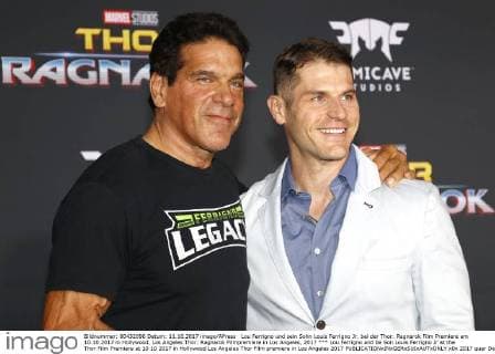 Lou Ferrigno und sein Sohn Louis Ferrigno Jr. bei der Thor: Ragnarok Film Premiere am 10.10.2017 in Hollywood, Los Angeles Thor: Ragnarok Filmpremiere in Los Angeles, 2017